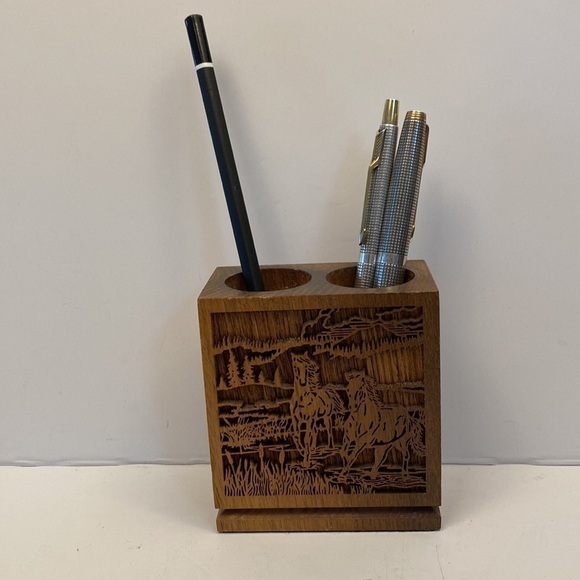 VINTAGE Lasercraft wooden pencil holder laser engraved horse pasture walnut wood - Picture 10 of 12